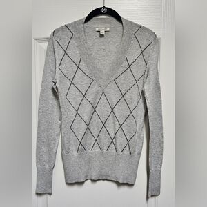 Banana Republic Light Gray V-Neck Long Sleeved Sweater.
